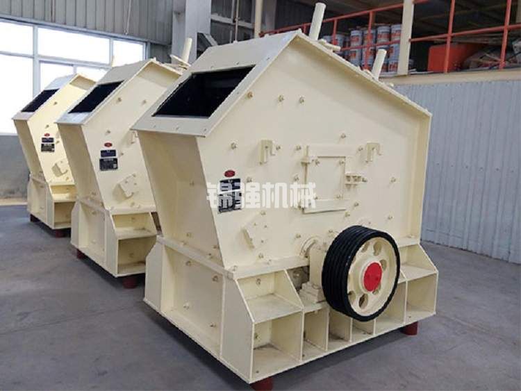 石子破碎機(jī)整套設(shè)備價(jià)格多少錢(qián)?石頭破碎機(jī)設(shè)備有哪些?(圖2) 石子破碎機(jī)整套設(shè)備價(jià)格多少錢(qián)?石頭破碎機(jī)設(shè)備有哪些?(圖2)