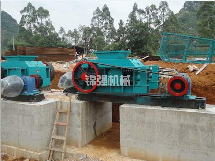 輥式破碎機(jī)(圖5) 對輥破碎機(jī)(圖5)